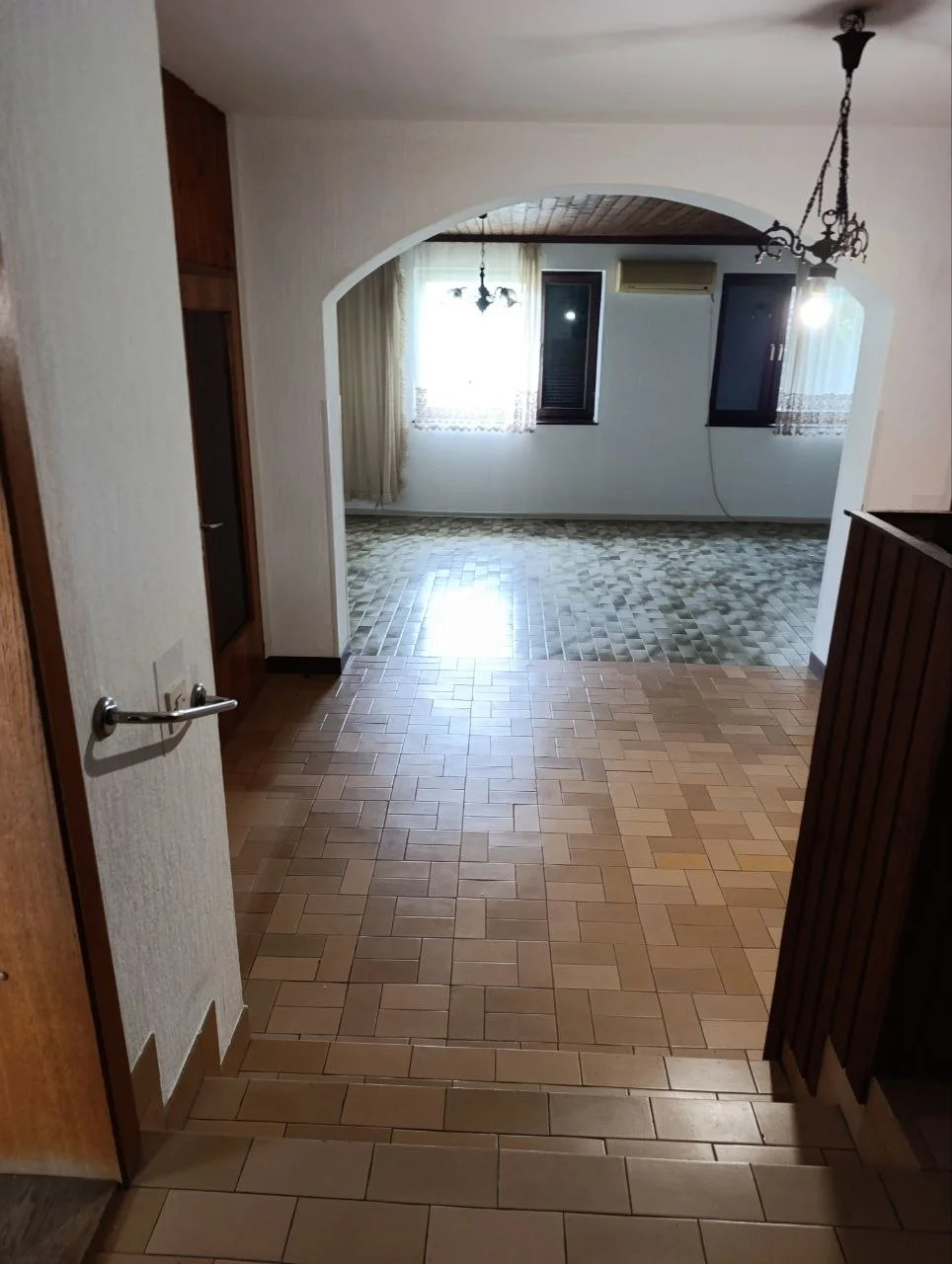 Дом в городе Бечей с самой оптимальной системой отопления. 40 км до Нови Сада.
