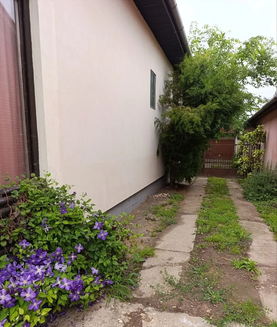 Дом в городе Бечей с самой оптимальной системой отопления. 40 км до Нови Сада.
