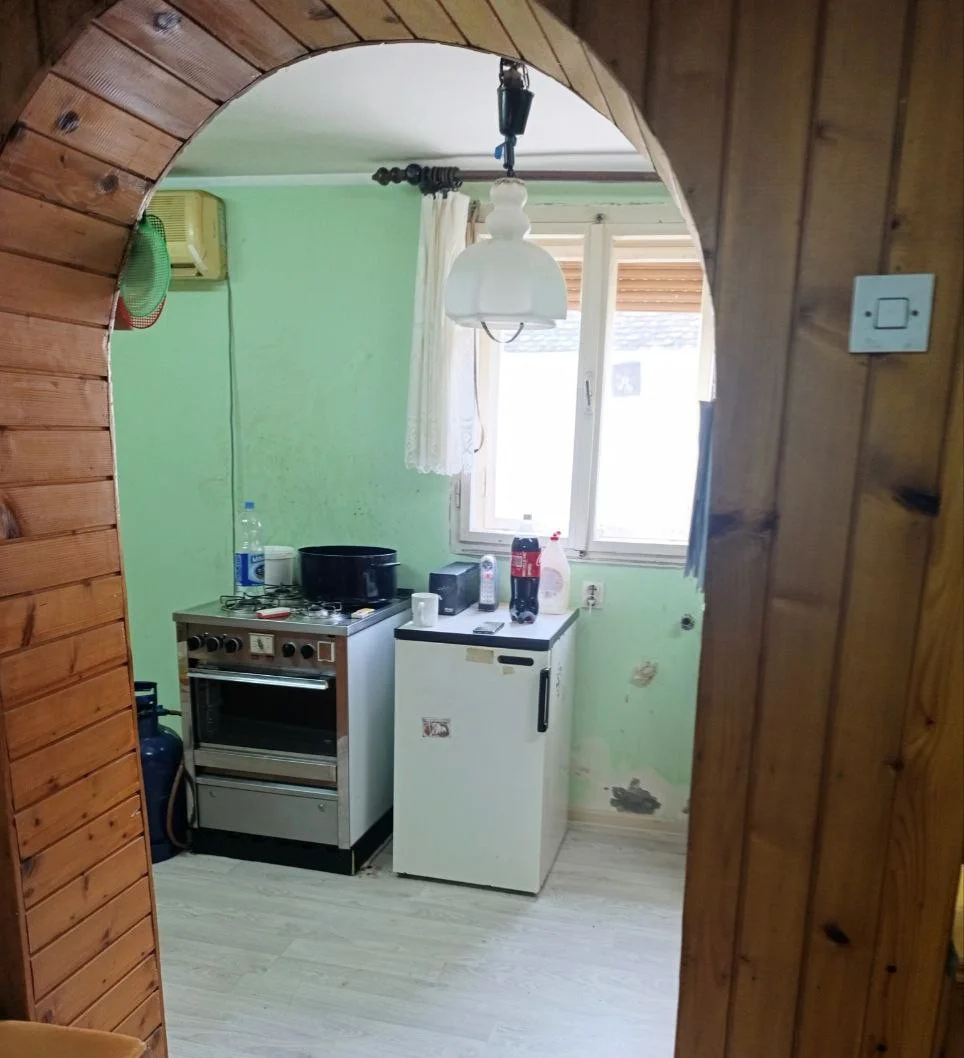 Дом с пекарней в городе Бечей. 40 км от Нови Сада.