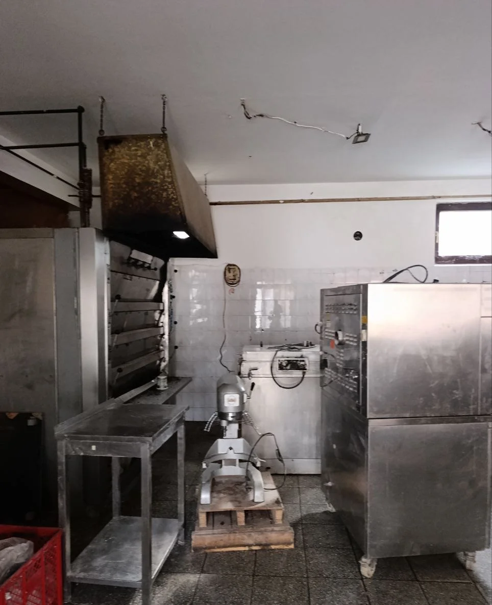 Дом с пекарней в городе Бечей. 40 км от Нови Сада.