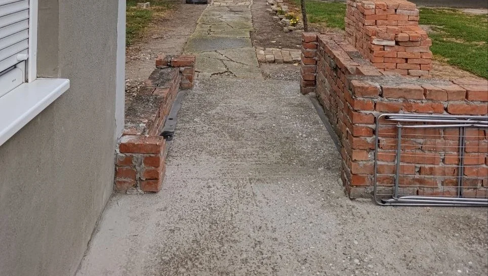 Квартира -дом в городе. 40 км от Нови Сада