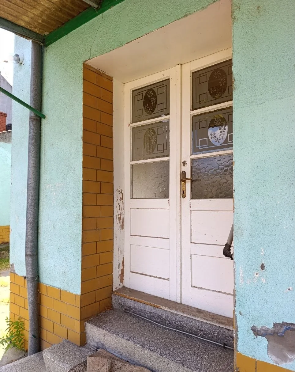 Старинный кирпичный дом в городе. 40 км от Нови Сада