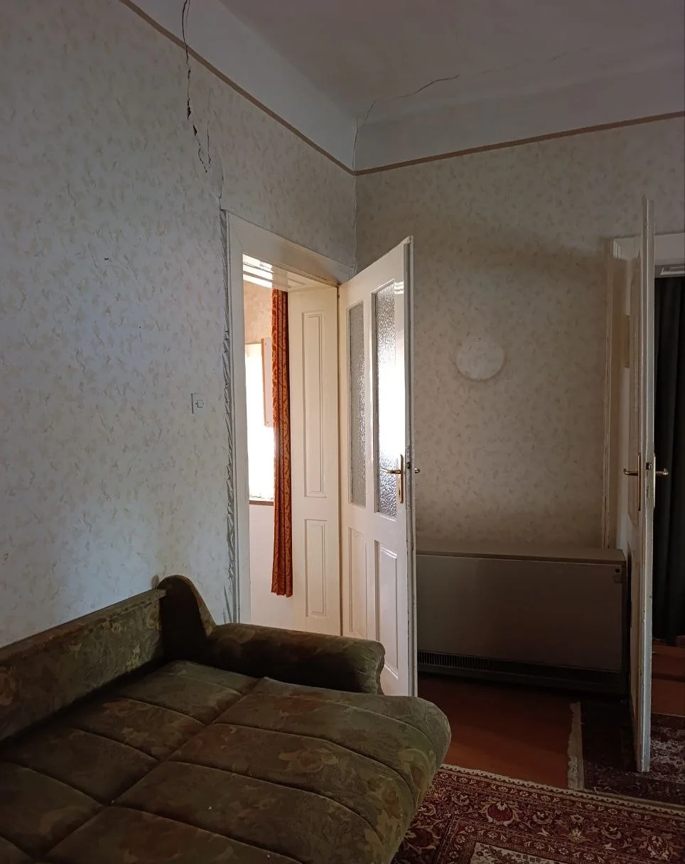 Старинный кирпичный дом в городе. 40 км от Нови Сада