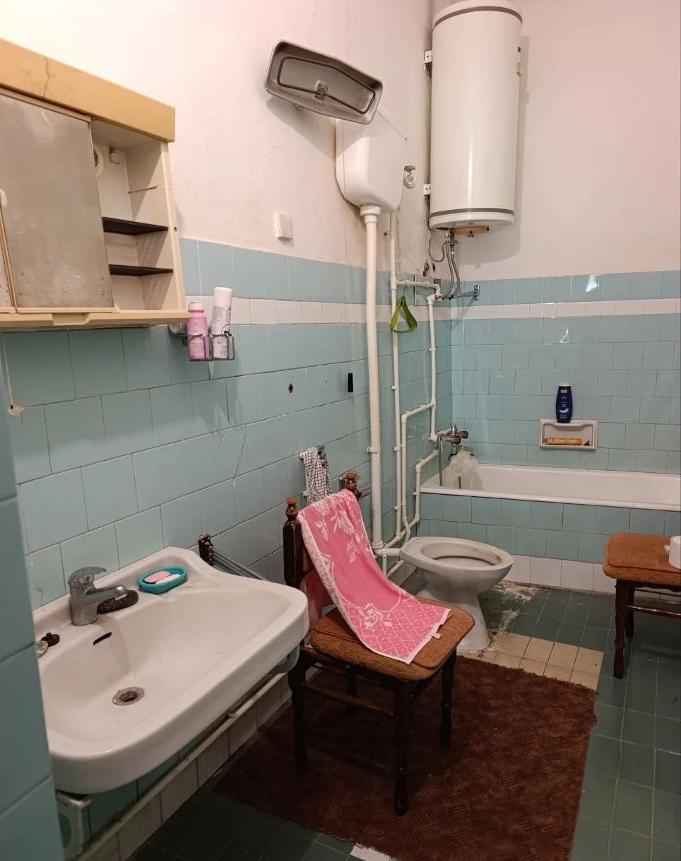 Старинный кирпичный дом в городе. 40 км от Нови Сада