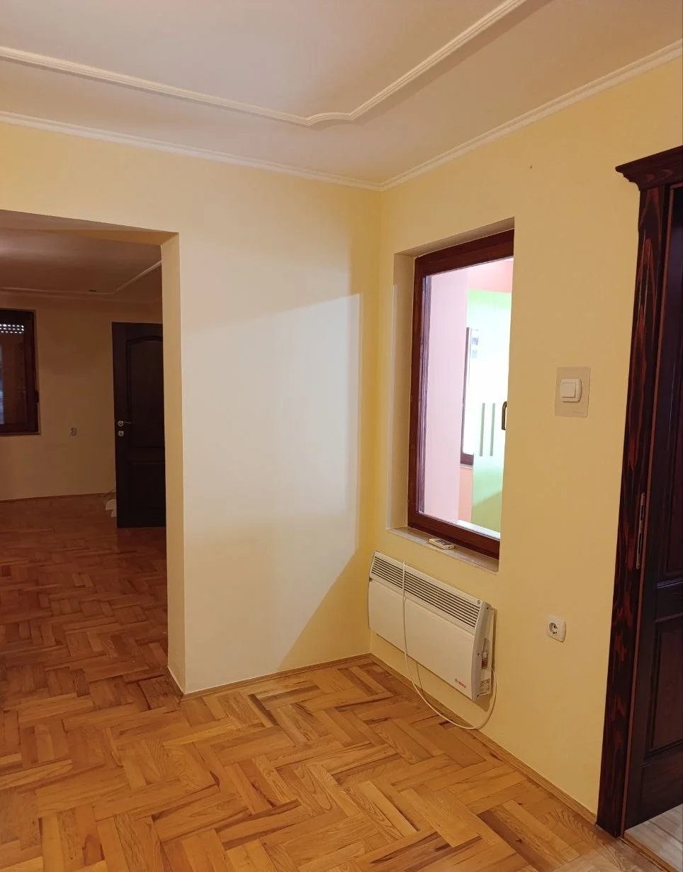 Приятный дом с хорошим ремонтом на комфортной локации. 40 км от Нови Сада.