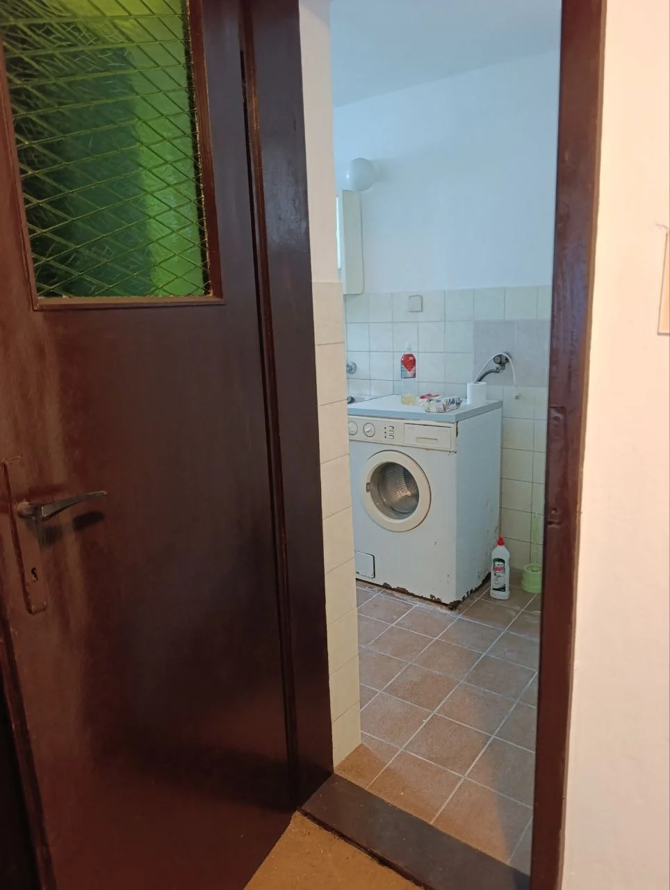Дом с большим участком в городе. 40 км от Нови Сада.