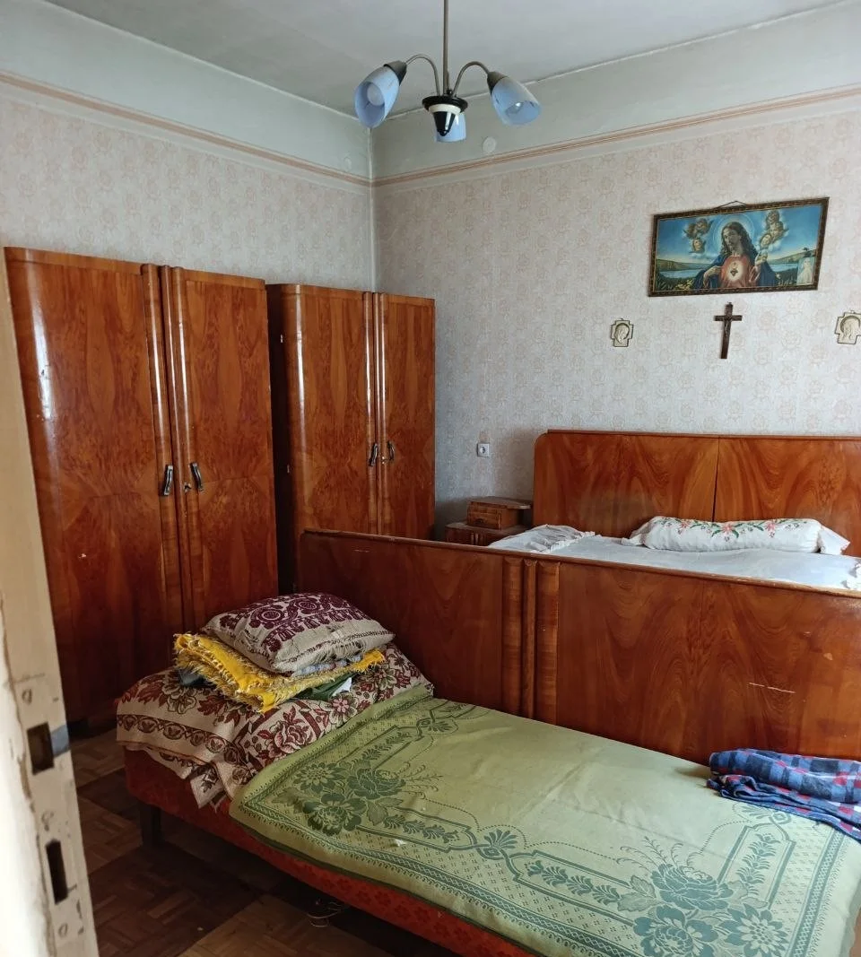 Просторный кирпичный дом. 50 км от Нови Сада